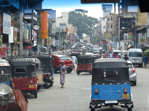 Busy-Colombo-Streets.gif