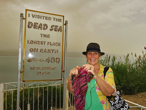 Dead-Sea-KNitting.gif
