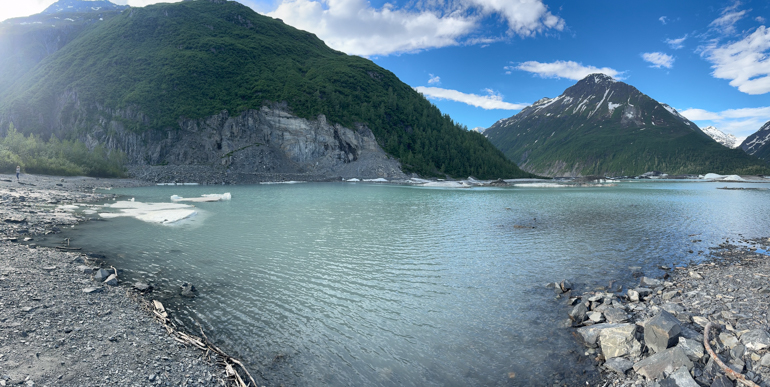 valdez-glacier-lake.jpg