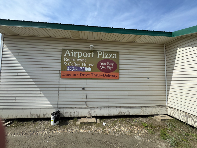 airport-pizza.jpg